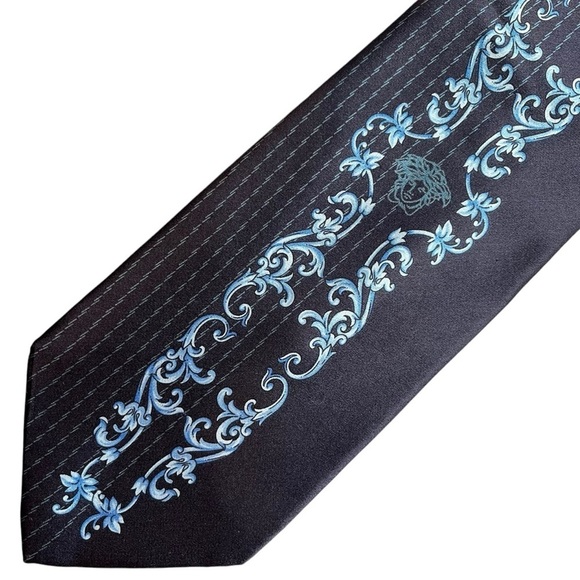 GIANNI VERSACE 90s Vintage Blue Monochromatic Medusa Silk Tie Made in Italy - Picture 3 of 11